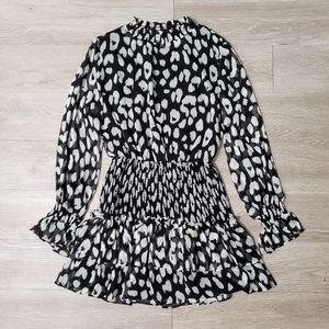 TCEC black & white abstract print ruffle stretch waist dress size Medium